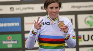 Sanne Cant wins her third in a row. 2019 Cyclocross World Championships, Bogense, Denmark. © B. Hazen / Cyclocross Magazine