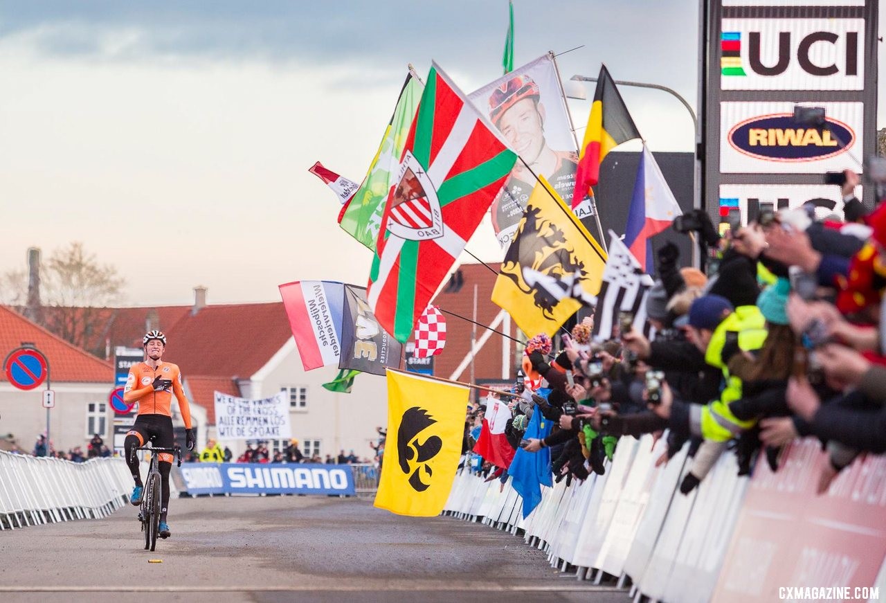 Mathieu van der Poel caps a dominant season with a rainbow jersey. 2019 Cyclocross World Championships, Bogense, Denmark. © K. Keeler / Cyclocross Magazine