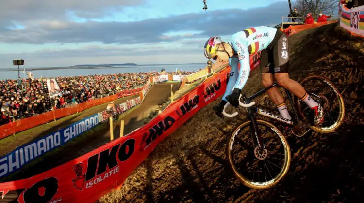 Wout van Aert gave everything in his chase. Elite Men, 2019 Cyclocross World Championships, Bogense, Denmark. © B. Hazen / Cyclocross Magazine