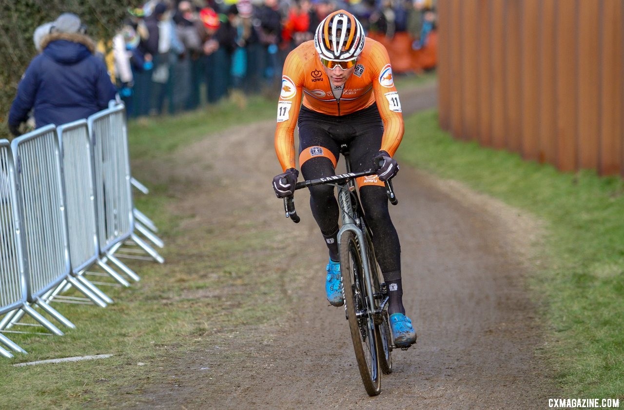 Van der Poel made his second attack stick. Elite Men, 2019 Cyclocross World Championships, Bogense, Denmark. © B. Hazen / Cyclocross Magazine