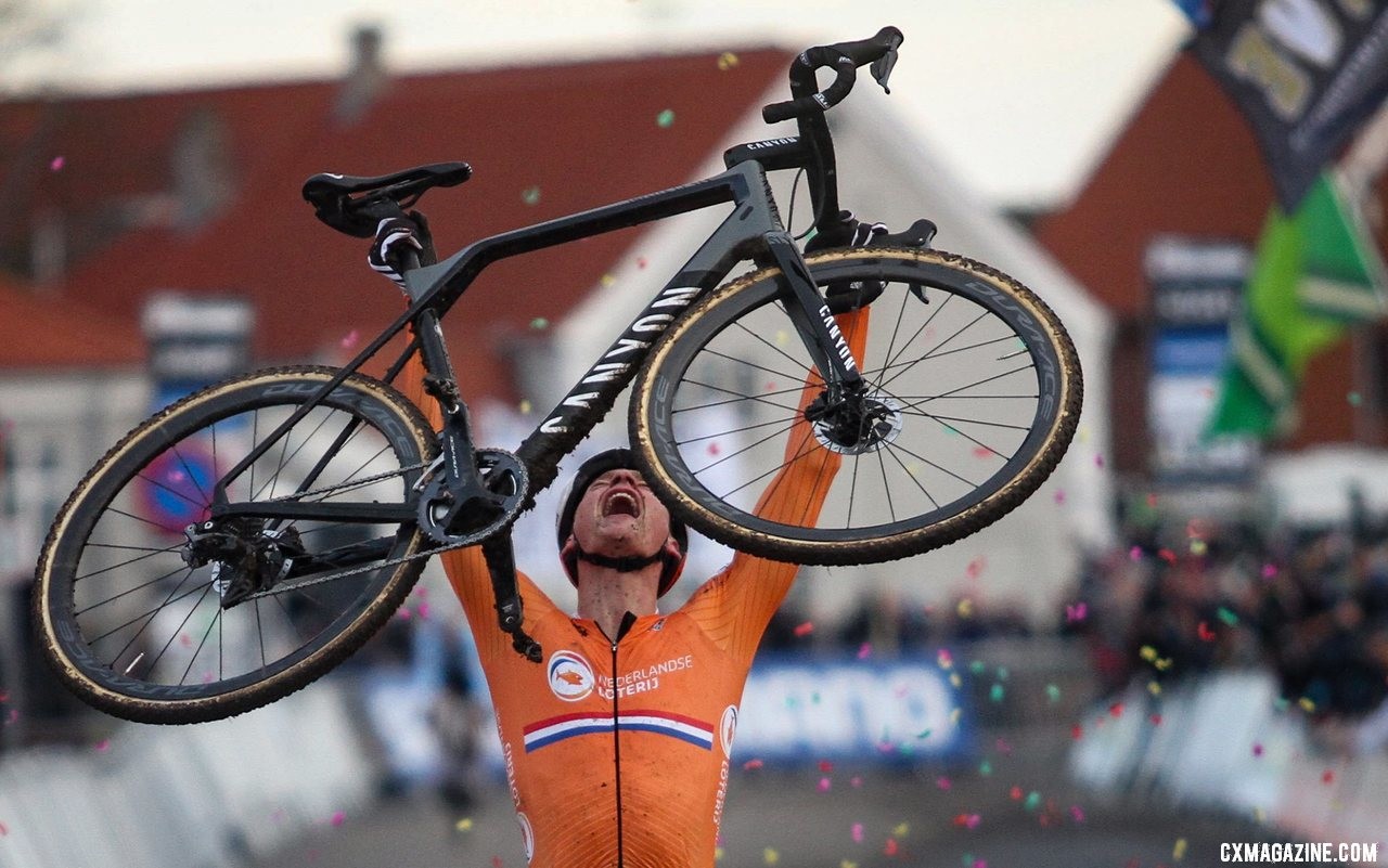 Mathieu van der Poel is the king again. Elite Men, 2019 Cyclocross World Championships, Bogense, Denmark. © B. Hazen / Cyclocross Magazine