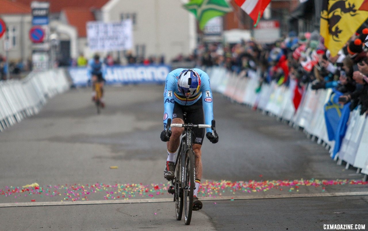 Wout van Aert gave it his all, but couldn't win his fourth-straight title. Elite Men, 2019 Cyclocross World Championships, Bogense, Denmark. © B. Hazen / Cyclocross Magazine