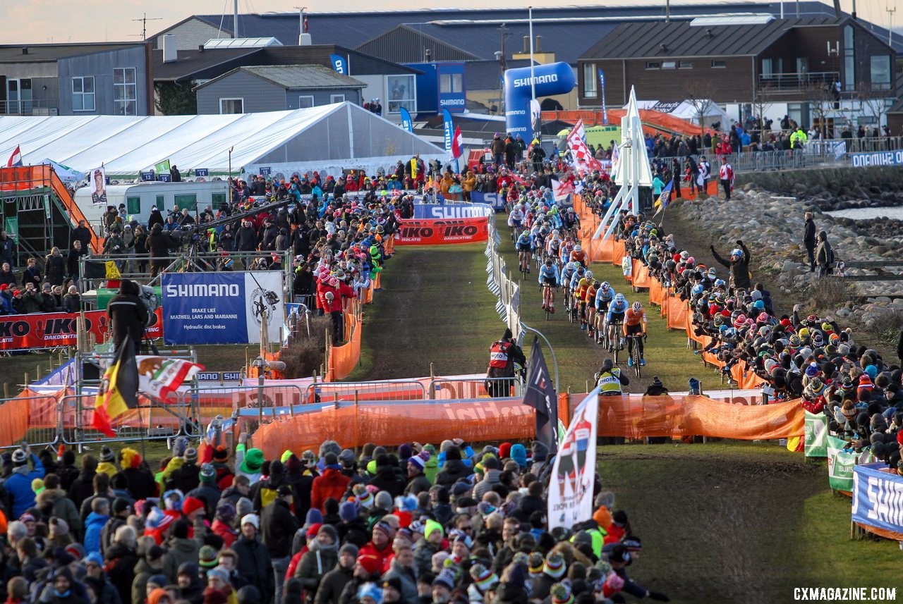 Mathieu van der Poel leads lap one. Elite Men, 2019 Cyclocross World Championships, Bogense, Denmark. © B. Hazen / Cyclocross Magazine