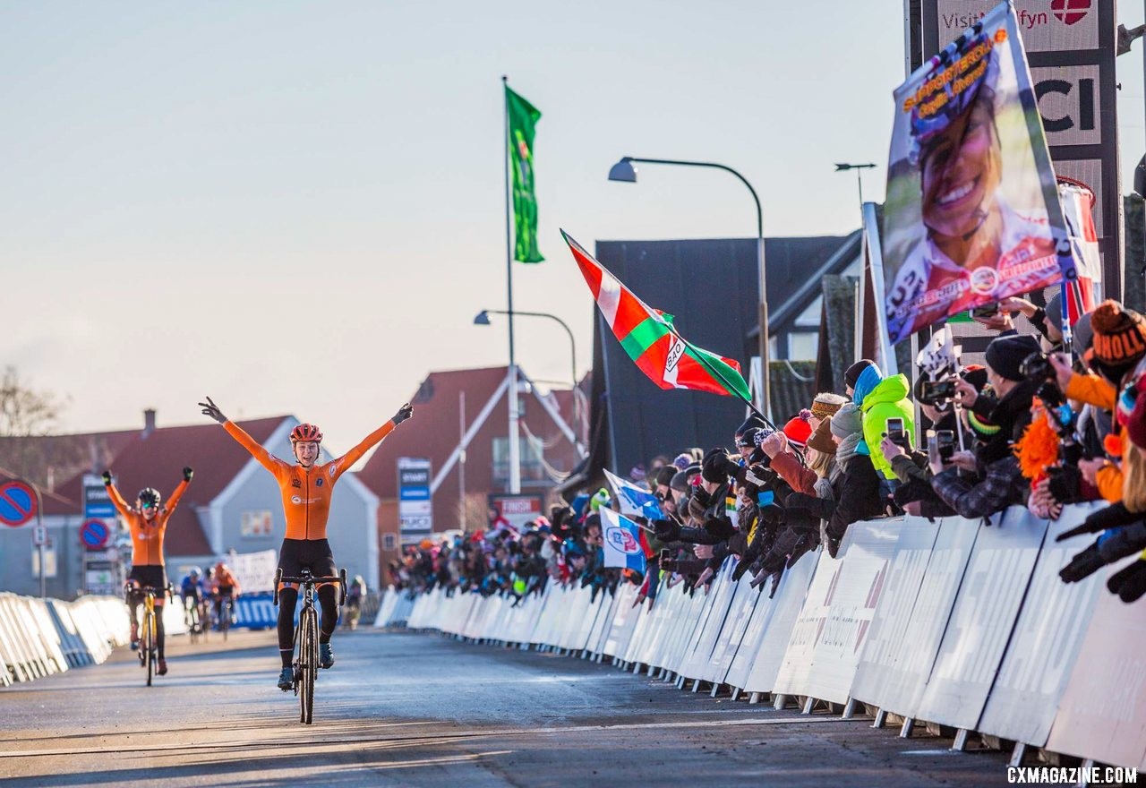 The Dutch dominate the U23 Women's race. 2019 Cyclocross World Championships, Bogense, Denmark. © K. Keeler / Cyclocross Magazine