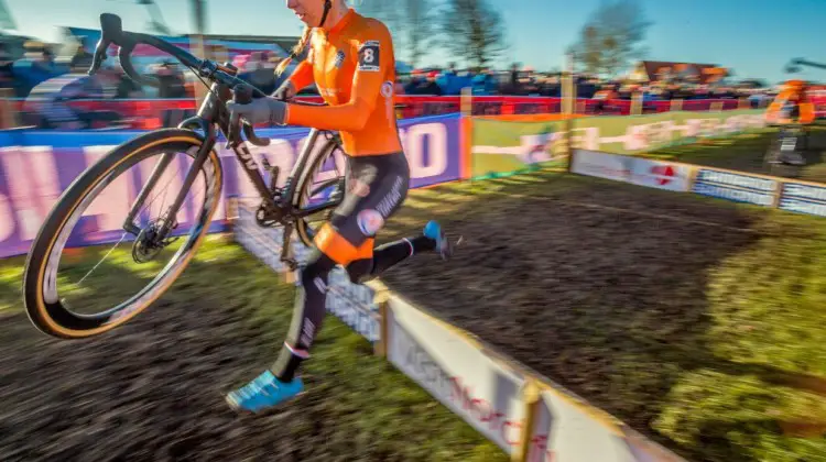 Inge van der Heijden knew she had a powerful sprint and kept it for the end. U23 Women. 2019 Cyclocross World Championships, Bogense, Denmark. © K. Keeler / Cyclocross Magazine