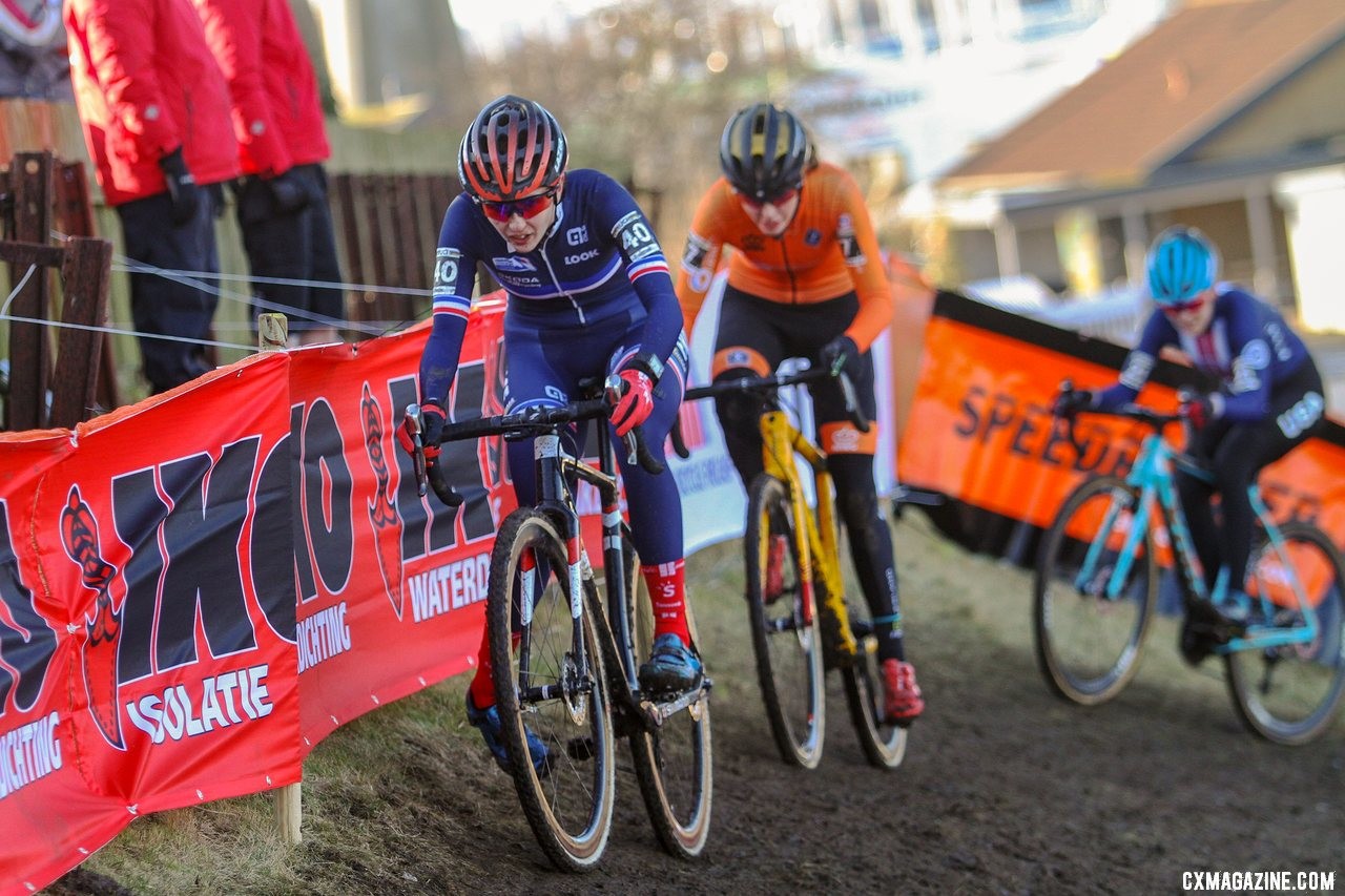 Juliette Labous of France hangs on to the lead group. U23 Women, 2019 Cyclocross World Championships, Bogense, Denmark. © B. Hazen / Cyclocross Magazine