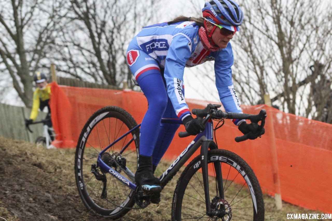 Weight back for Katerina Nash down a steep descent. 2019 Bogense World Championships Course Inspection, Friday Afternoon. © Z. Schuster / Cyclocross Magazine