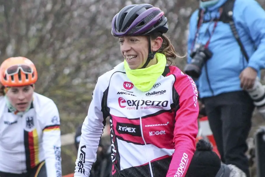 Helen Wyman takes a second to check out one of the steep ups. 2019 Bogense World Championships Course Inspection, Friday Afternoon. © Z. Schuster / Cyclocross Magazine