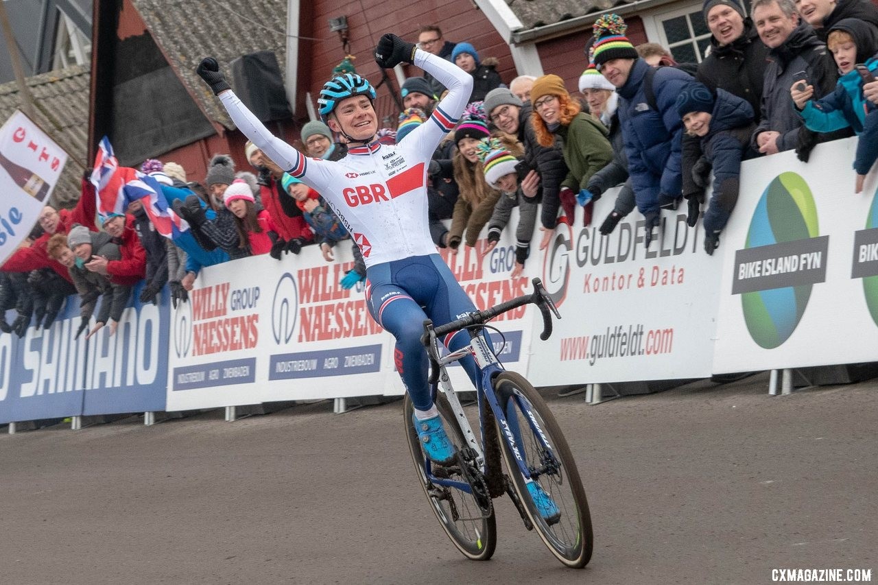 Ben Tulett defends his Junior Men's title. 2019 Cyclocross World Championships, Bogense, Denmark. © Cyclocross Magazine / Piet Scholz / Sportfoto.nl