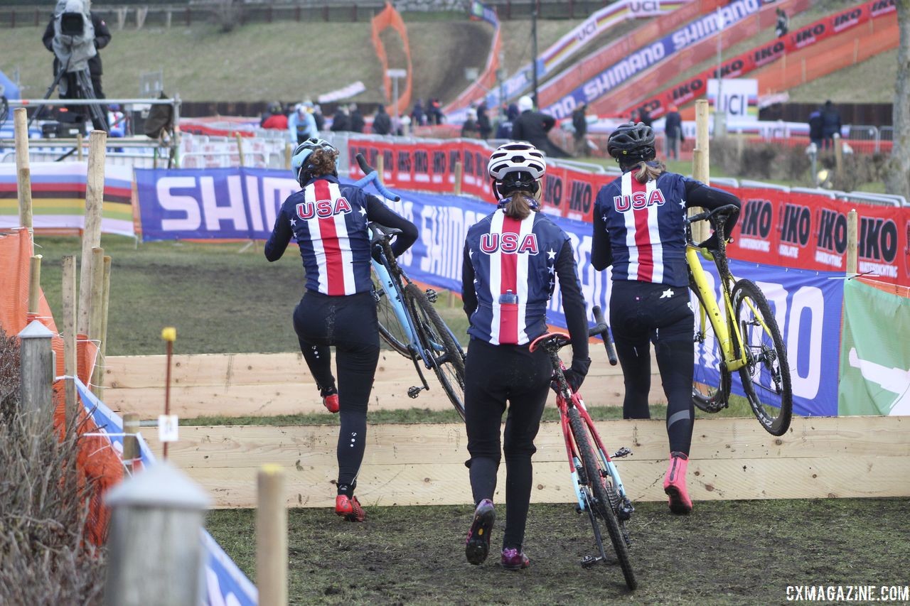 Meredith Miller joined Munro and the U23 Women's team for course inspection at Bogense. 2019 Cyclocross World Championships, Bogense, Denmark. © Z. Schuster / Cyclocross Magazine