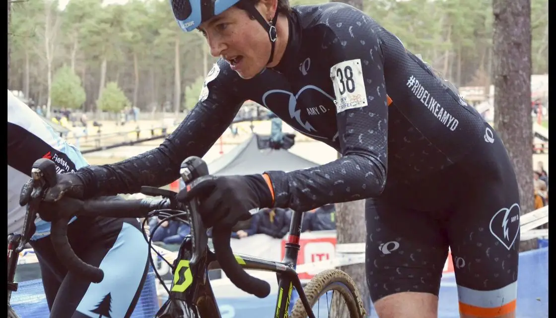 A snapped chain set Coogan Cisek back at Lille. Corey Coogan Cisek Rider Diary. © Emma De Poorter