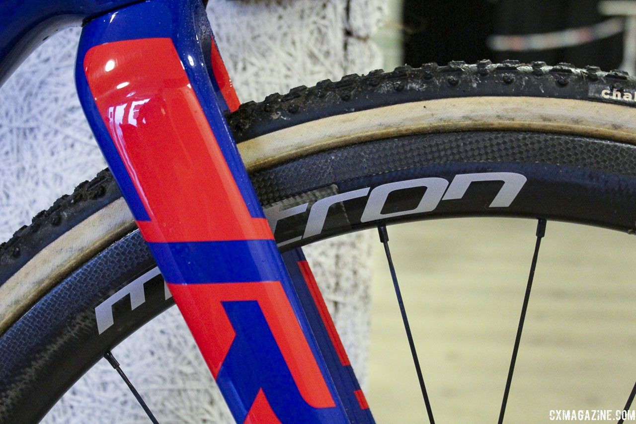 Pidcock ran Vision Metreon 40 SL Disc tubulars with Challenge Grifo tires. Tom Pidcock's 2019 World Championships S-Works CruX. © Z. Schuster / Cyclocross Magazine