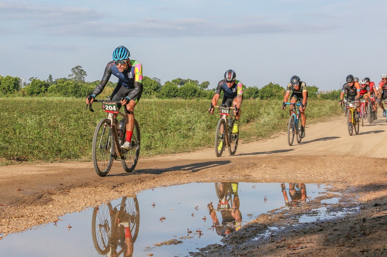 The 4G race covers a variety of terrain. 2019 Great Gator Gravel Grinder. © Ross Lukoff