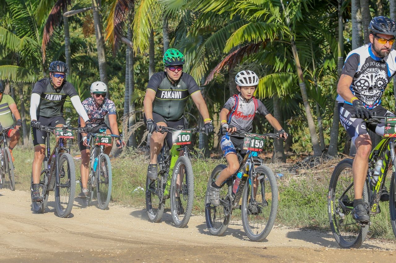 The race offers something for riders of all ages and abilities. 2019 Great Gator Gravel Grinder. © Ross Lukoff