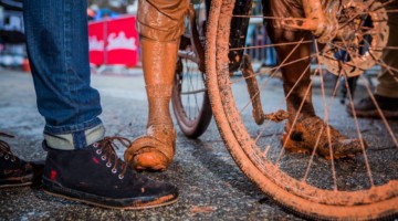 The red mud is an iconic part of Land Run 100. 2017 Land Run 100. © 241 Photography / Land Run 100