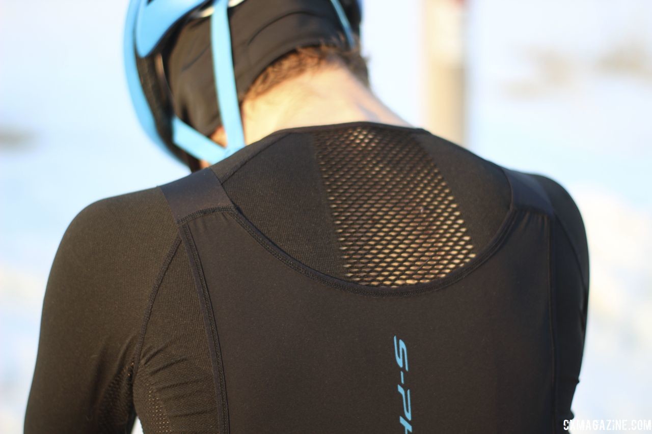 The base layer is well-vented, especially in the back. Shimano S-PHYRE Winter Gear. © Z. Schuster / Cyclocross Magazine