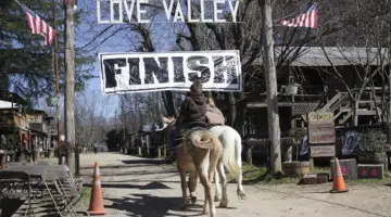 No cars allowed in Love Valley. 2019 Love Valley Roubaix Gravel Race, North Carolina. © Love Valley Roubaix