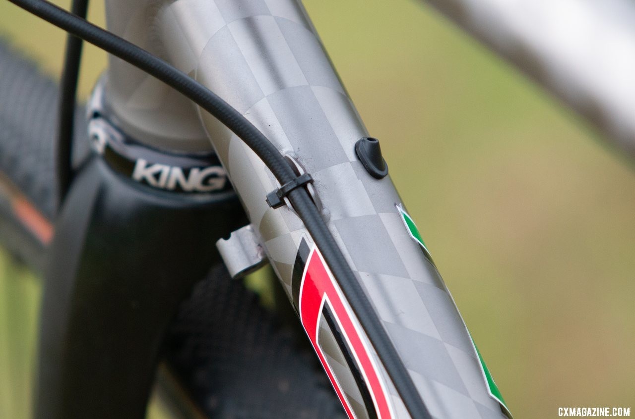 Dean offers internal or external cable/hose routing. Dean Bikes Team Edition titanium cyclocross. © A. Yee / Cyclocross Magazine