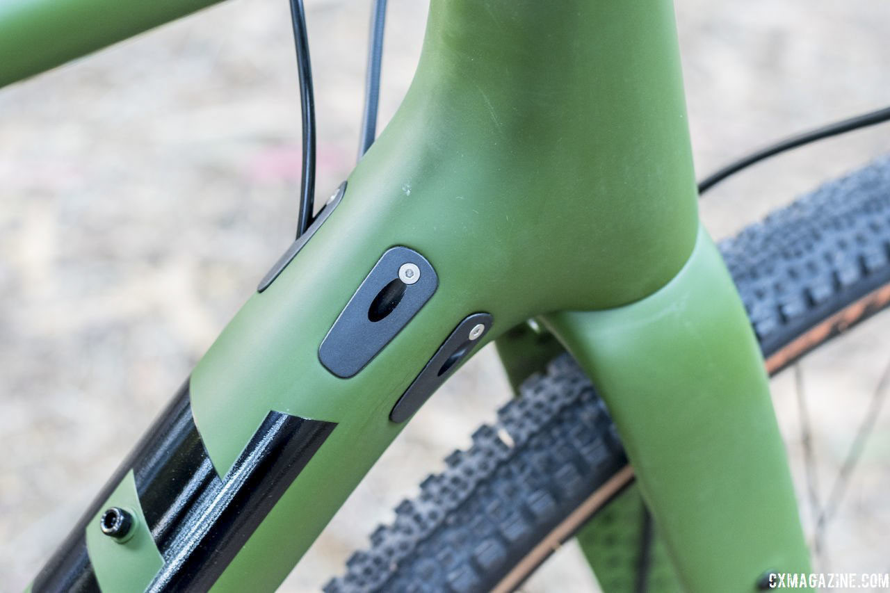 The Libre DL comes with several ports for internal cable routing. Kona Libre DL Gravel/Adventure Bike. © C. Lee / Cyclocross Magazine