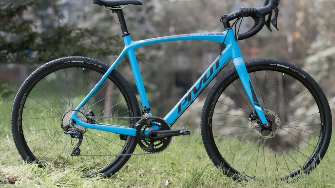 Pivot Vault Cyclocross/Gravel Bike. © C. Lee / Cyclocross Magazine