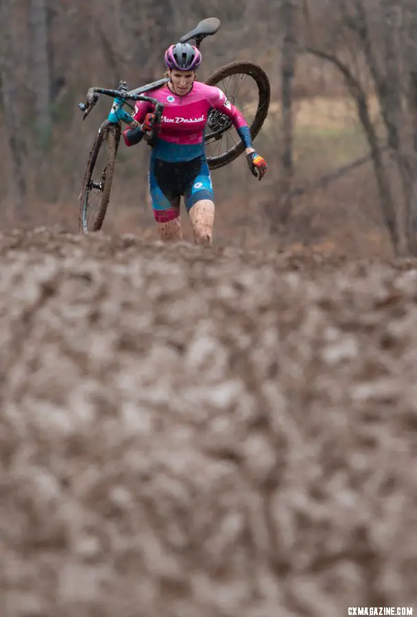 Sunny Gilbert ran her way past the field into a silver medal. Elite Women. 2018 Cyclocross National Championships, Louisville, KY. © A. Yee / Cyclocross Magazine