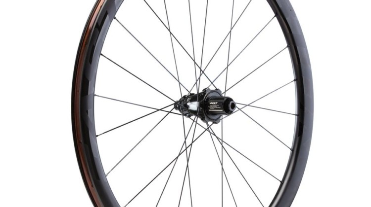 Easton's EC90 SL tubeless disc clincher with the Pivot hub