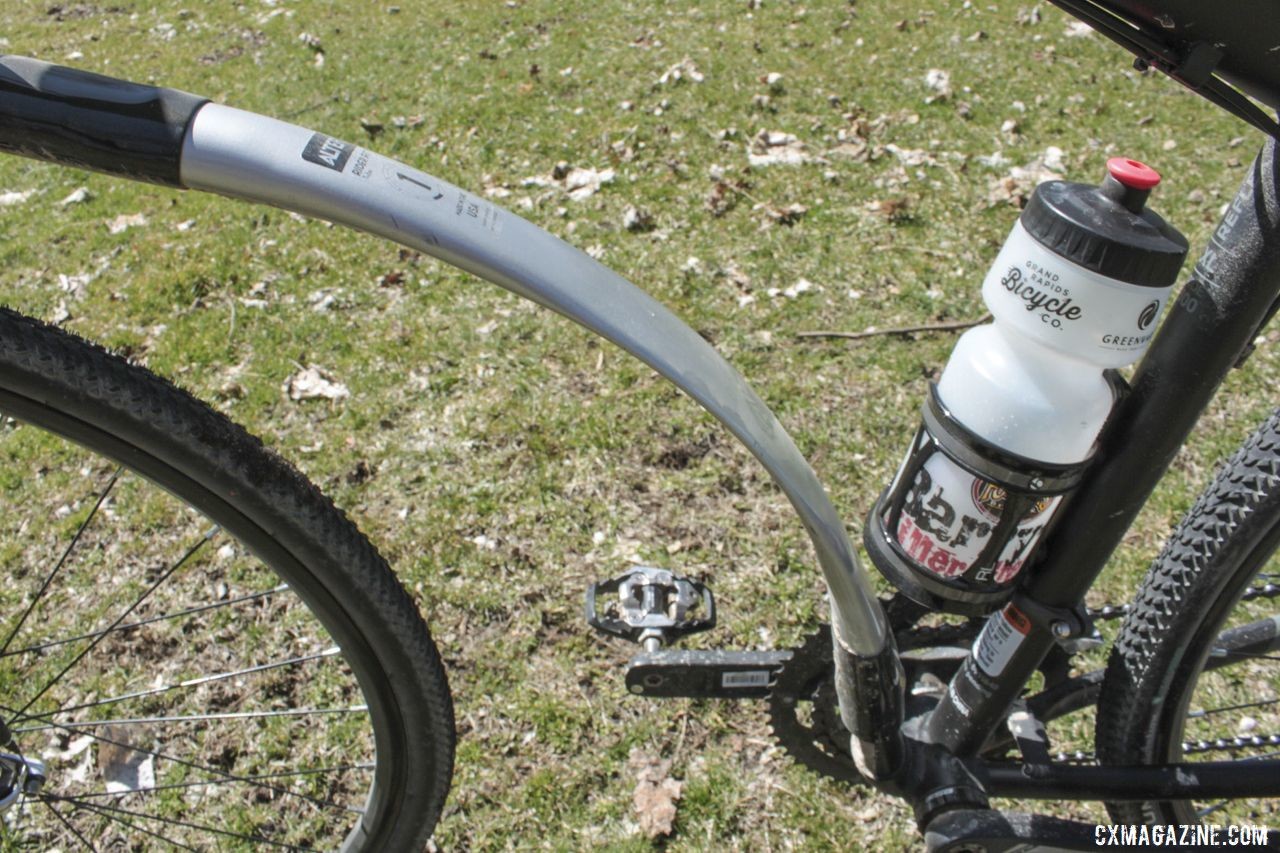 The down tube spring does eliminate a mounting point for bottles. Steve Westdorp's Alter Cycle Gravel Bike, 2019 Barry-Roubaix. © B. Grant / Cyclocross Magazine