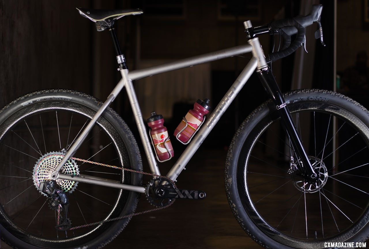 The Moots Baxter drop bar mountain bike as seen at 2019 NAHBS Sacramento, with SRAM Red eTap AXS and XX1 and the AXS Reverb dropper post. © A. Yee / Cyclocross Magazine