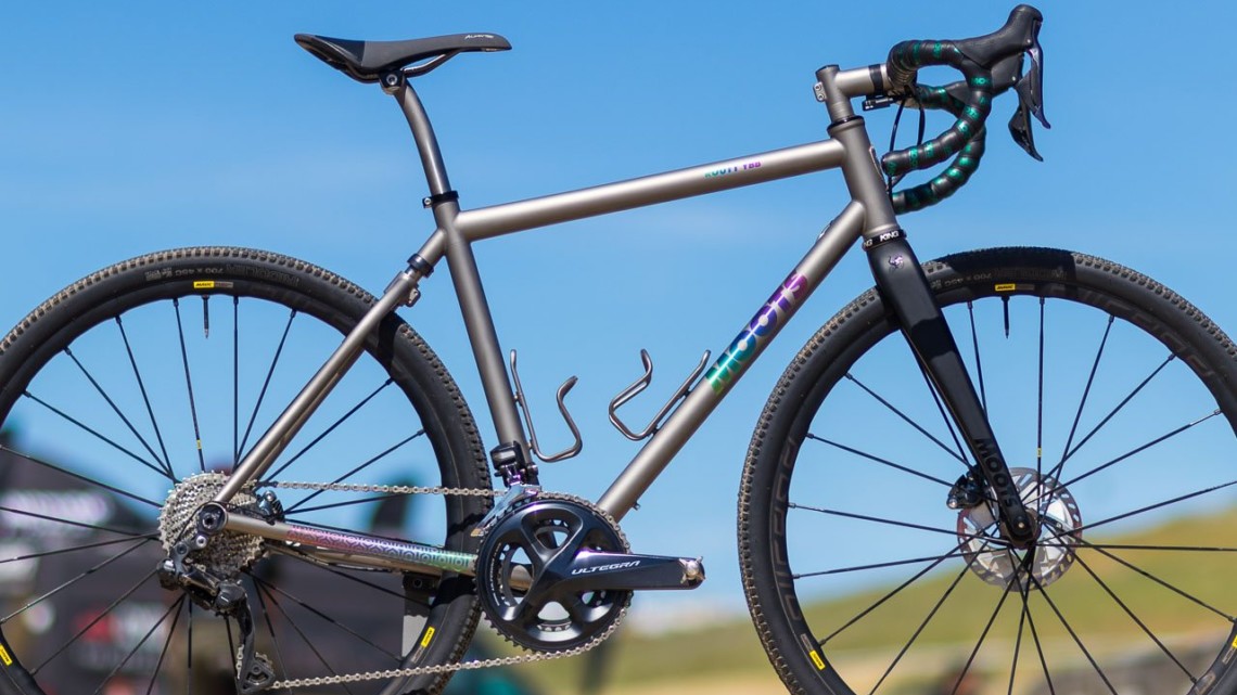 The new Moots titanium Routt YBB brings the softtail micro-suspension to gravel 2019 Sea Otter Classic. © A. Yee / Cyclocross Magazine