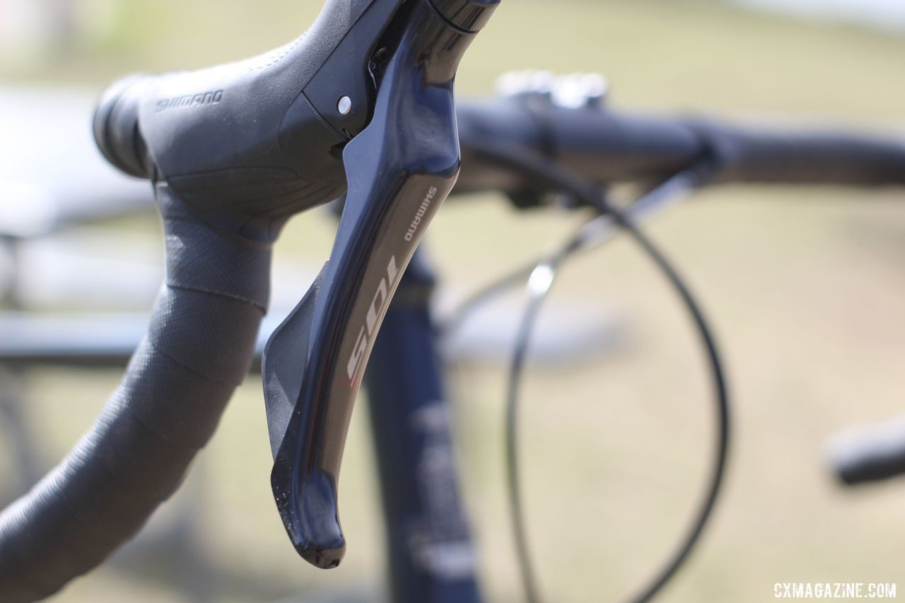 Shift/brake levers on the Tamland 1 build are Shimano 105. Raleigh Tamland 1 Steel Gravel Bike. © Z. Schuster / Cyclocross Magazine