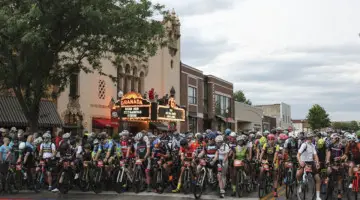 The start line in Emporia awaits. 2018 Dirty Kanza 200. © Z. Schuster / Cyclocross Magazine