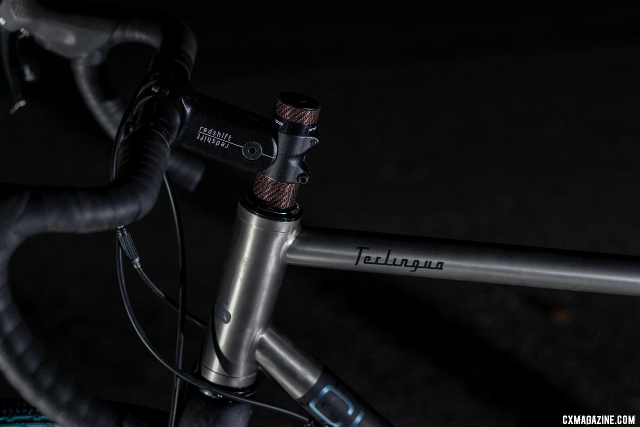 An oversized head tube takes both tapered and straight steerers. We tested the Terlingua with Redshift's vibration-absorbing ShockStop stem. © A. Yee / Cyclocross Magazine