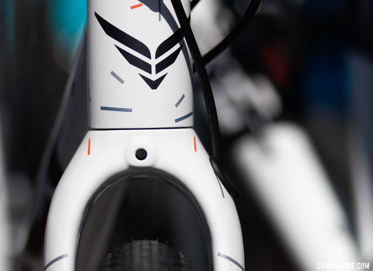 The carbon fork on the 2020 Felt Breed Force 1 gravel bike features plenty of clearance, plus a fender mount. 2019 Sea Otter Classic. © A. Yee / Cyclocross Magazine