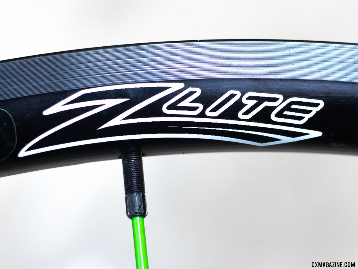Spinergy's PBO spoke Z Lite Disc wheelset uses the same rim brake rim as the Z Lite, opening up opportunities for use on both rim and disc brake bikes. The spoke end uses a special tool to hold it in place to prevent twisting during truing. © Cyclocross Magazine