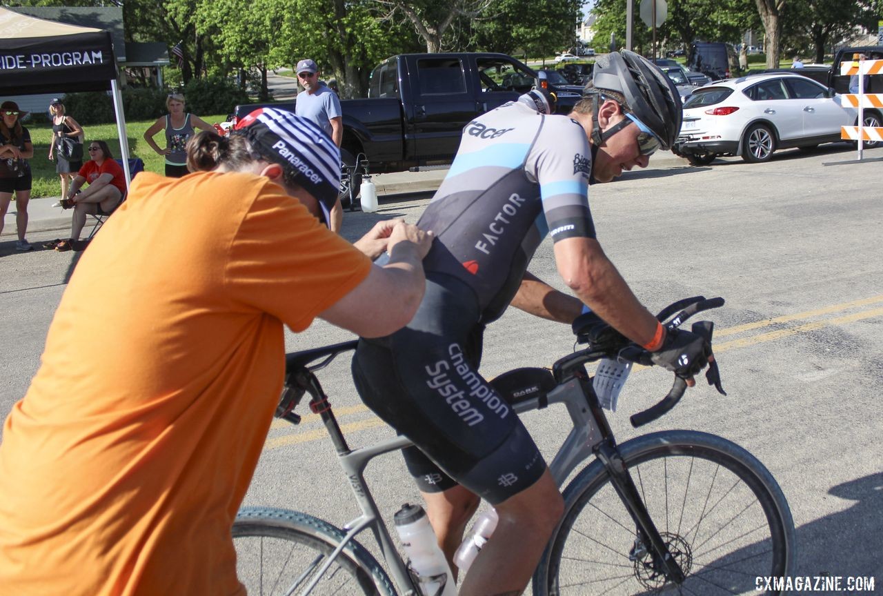 The Checkpoint Shuffle includes that one last thing you cannot forget. 2019 Dirty Kanza 200, Panaracer / Factor p/b Bicycle X-Change Checkpoint 1. © Z. Schuster / Cyclocross Magazine