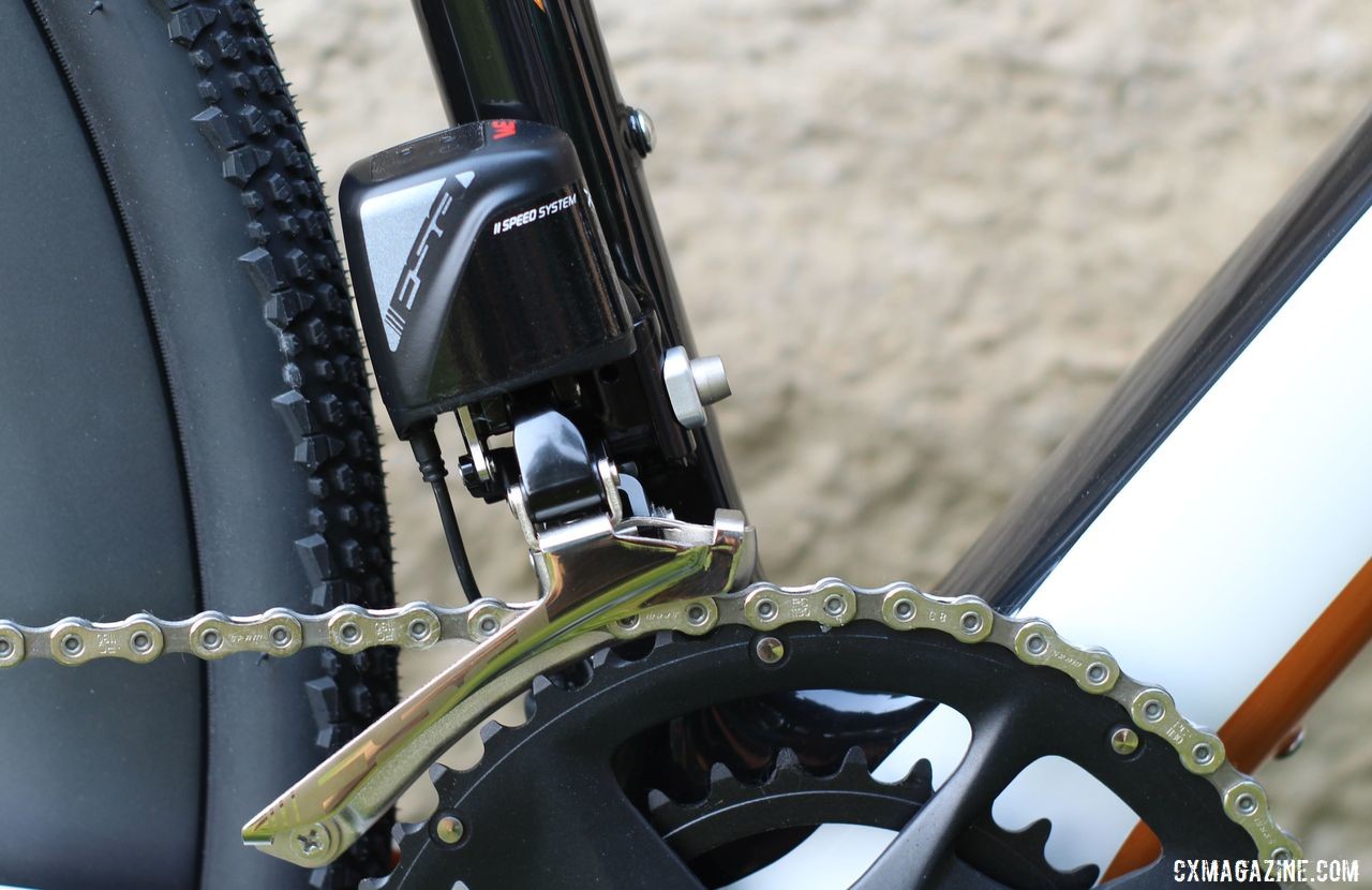 The demo bike had the FSA K-Force WE front derailleur. Blue Hogback Gravel Bike, 2019 Dirty Kanza Expo. © Z. Schuster / Cyclocross Magazine