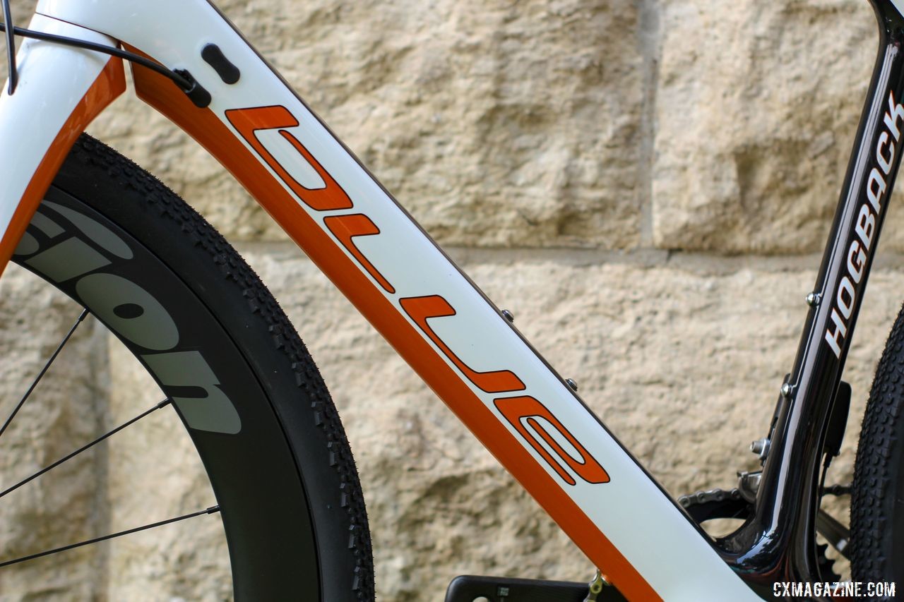 The Hogback has an orange, white and black colorway, contrary to what the company name might suggest. Blue Hogback Gravel Bike, 2019 Dirty Kanza Expo. © Z. Schuster / Cyclocross Magazine