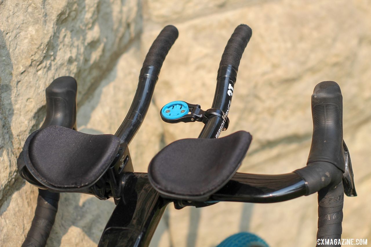 Stephens attached 3T Clip On Pro aero bars to the redesigned handlebar. Mat Stephens' 2019 DK200 Factor Vista Gravel Bike. © Z. Schuster / Cyclocross Magazine