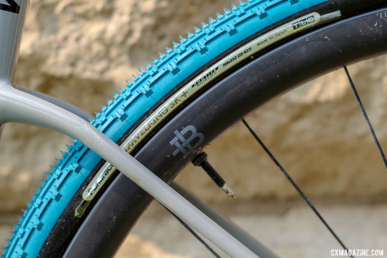 Stephens opted for 700c x 35mm Panaracer GravelKing SK tires with the new + casing for the DK200. Mat Stephens' 2019 DK200 Factor Vista Gravel Bike. © Z. Schuster / Cyclocross Magazine