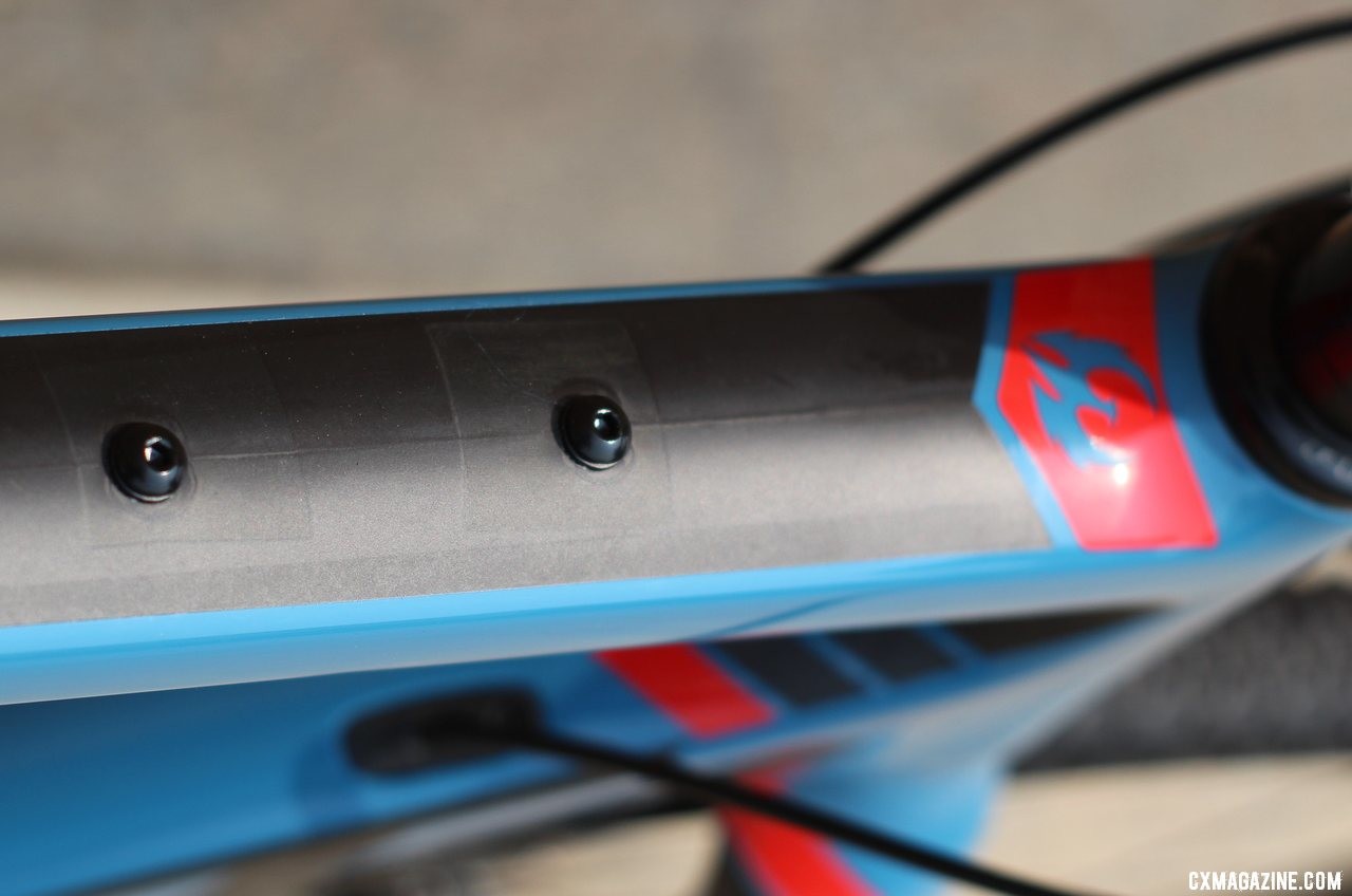 Pivot's all-new versatile Vault cyclocross/gravel bike features top tube bag mounts. © Cyclocross Magazine