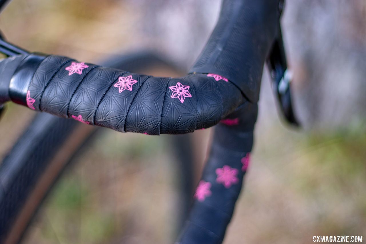 Supacaz offers premium bar tape in a variety of colors. Sarah Sturm's 2019 Lost and Found Specialized Diverge gravel bike. © A. Yee / Cyclocross Magazine
