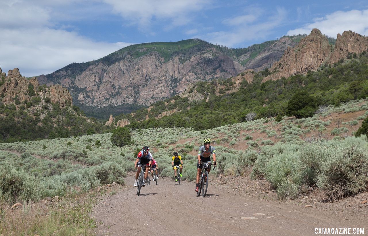 The lead group of men charges through the Sarlacc Pit. 2019 Crusher in the Tushar Gravel Race. © Cathy Fegan-Kim / Cottonsox Photo