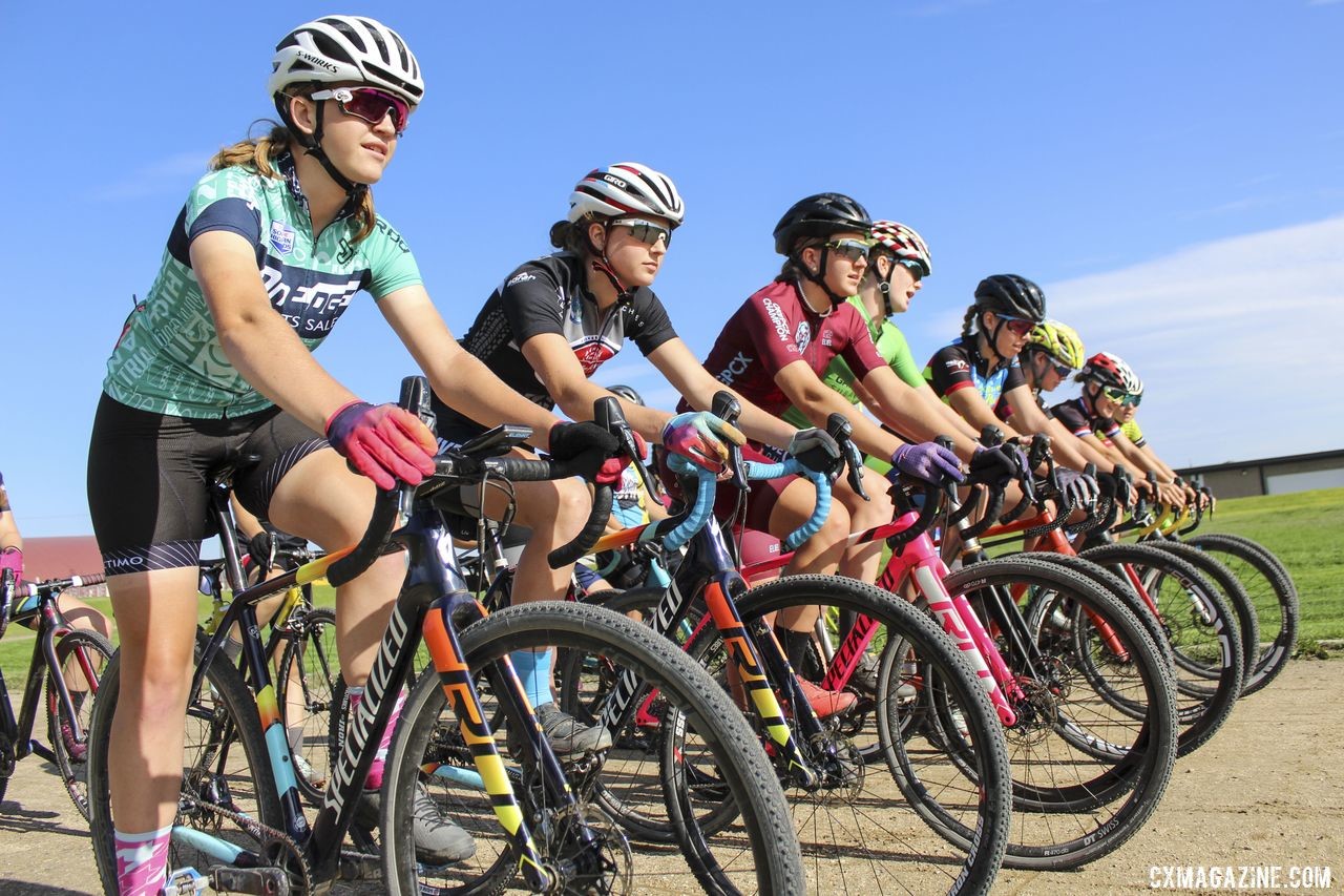 At the ready. 2019 Women's MontanaCrossCamp, Friday. © Z. Schuster / Cyclocross Magazine