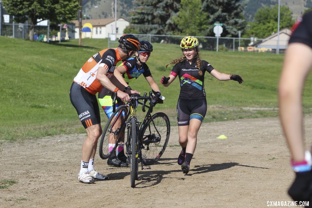 Juliann Vanderhaegan gets set for her new bike. 2019 Women's MontanaCrossCamp, Friday. © Z. Schuster / Cyclocross Magazine