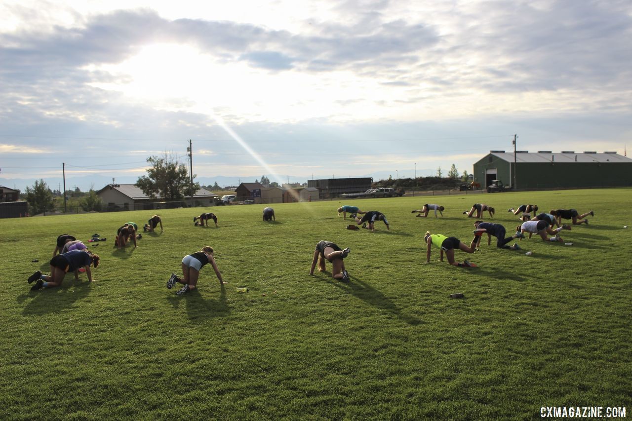 Athletes circle up for 12 sets of Buns of Steel exercises. 2019 Women's MontanaCrossCamp, Wednesday AM. © Z. Schuster / Cyclocross Magazine