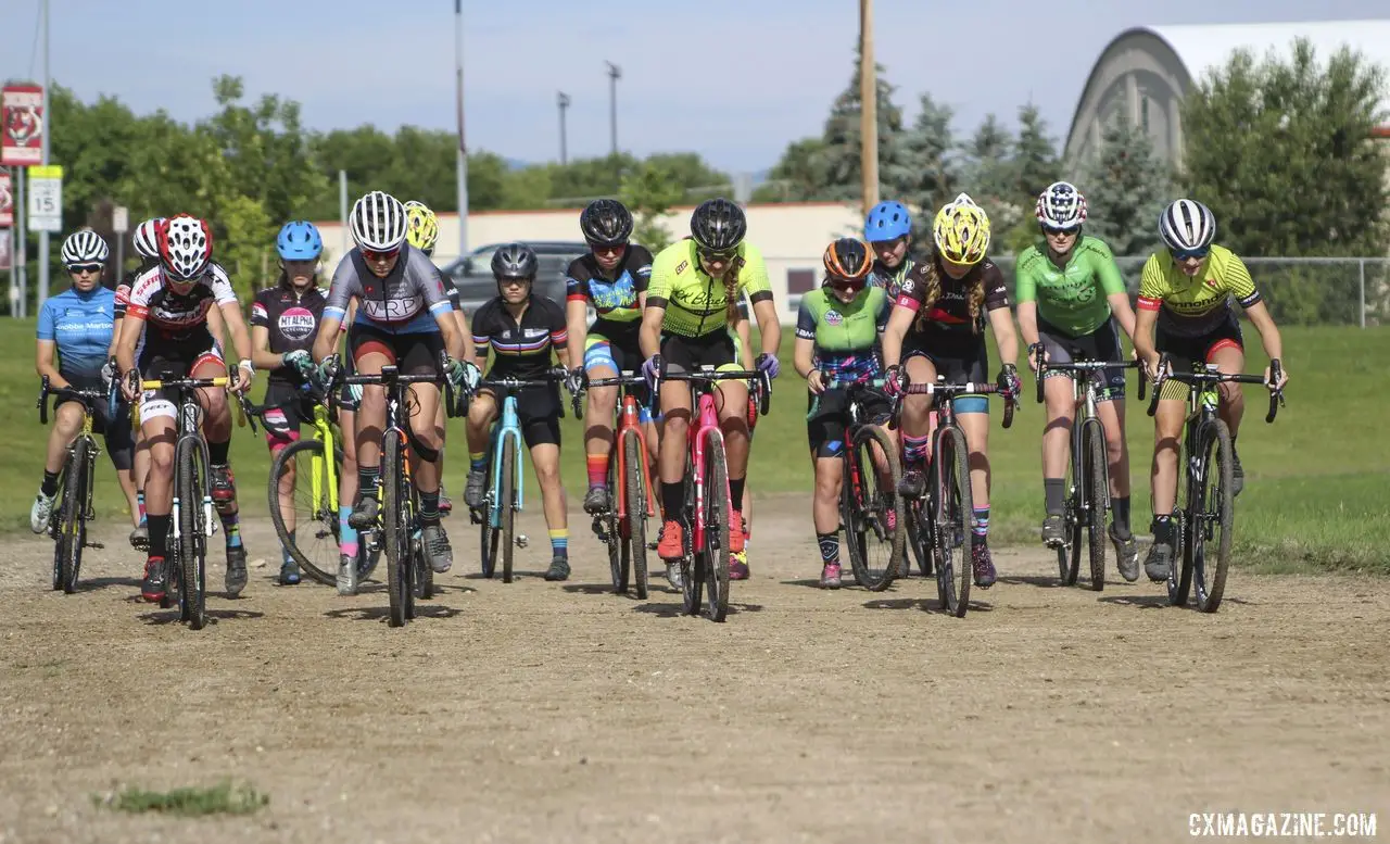 The holeshot drills started with a traditional cyclocross start. 2019 Women's MontanaCrossCamp, Wednesday AM. © Z. Schuster / Cyclocross Magazine