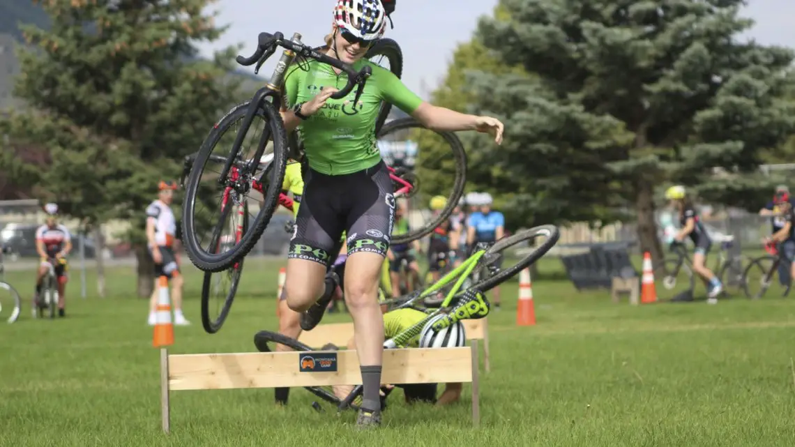 The first relay got rowdy early on behind Lauren Zoerner. 2019 Women's MontanaCrossCamp, Wednesday AM. © Z. Schuster / Cyclocross Magazine