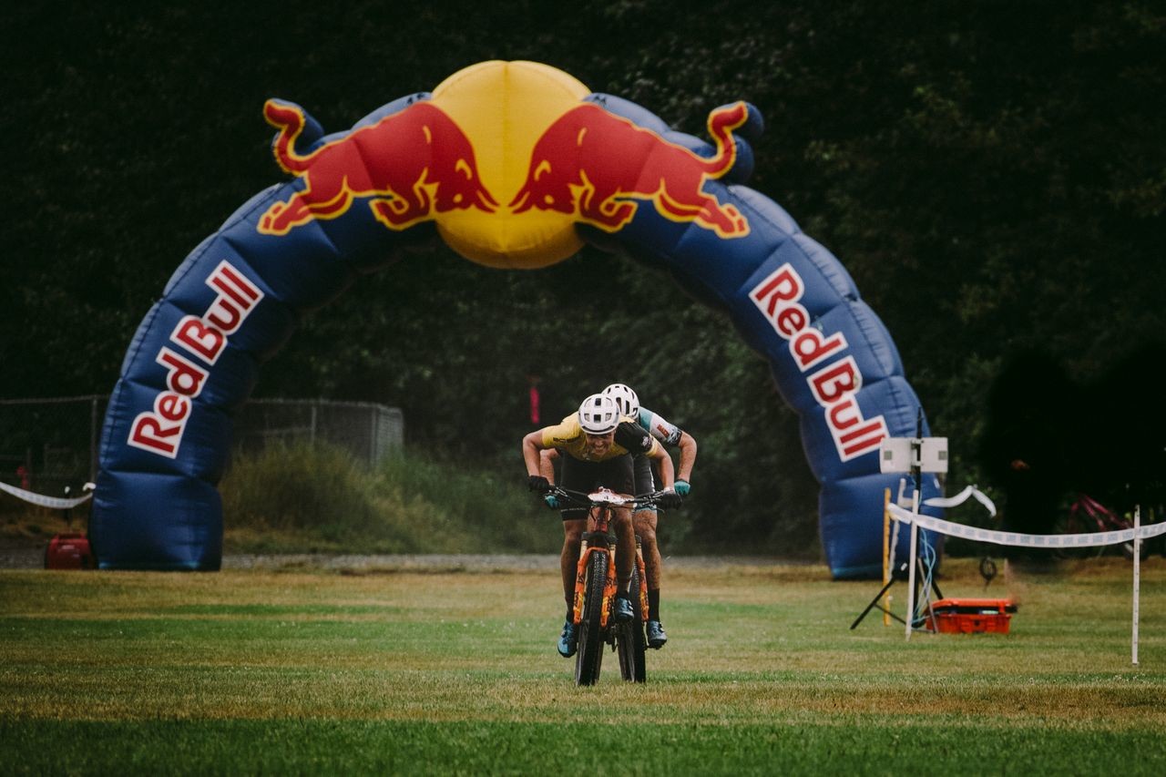 Felix Burke and Geoff Kabush battled throughout the week at the BC Bike Race. © Margus Riga / BC Bike Race