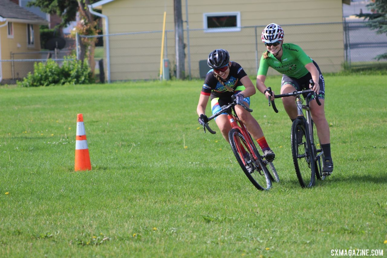 Abigail Yates makes a pass on 2018 Junior 15-16 National Champ Lauren Zoerner. 2019 Women's MontanaCrossCamp. © Z. Schuster / Cyclocross Magazine