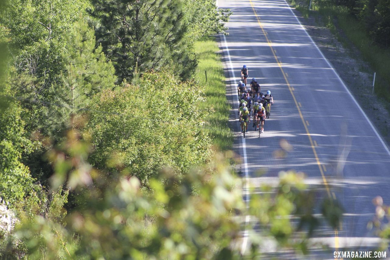 The squad rolls to Thursday morning's workout. 2019 Women's MontanaCrossCamp, Thursday. © Z. Schuster / Cyclocross Magazine